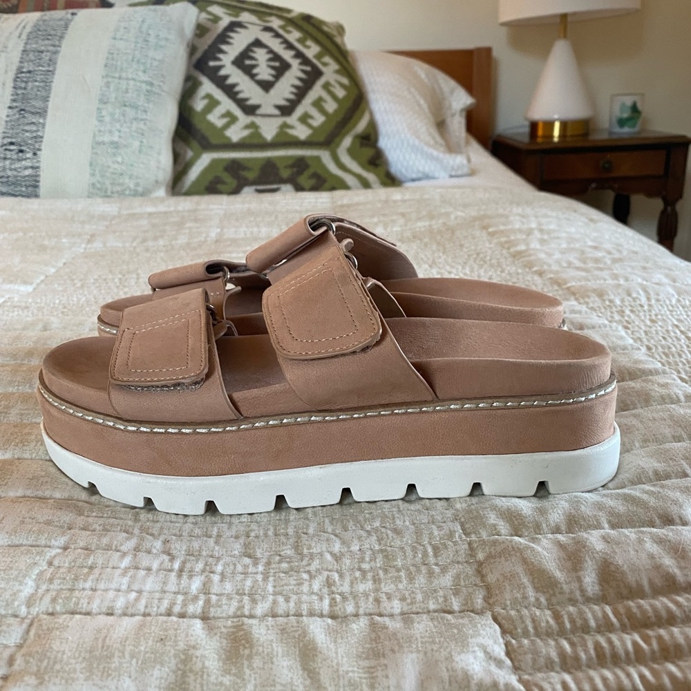 J Slides Betsy Sandal